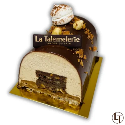 Bûche Chocolat et noisettes dans  à la boulangerie pâtisserie La Talemelerie